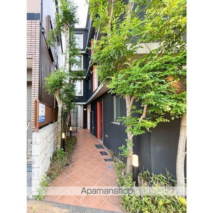 アパートメントクロ三軒茶屋の外観