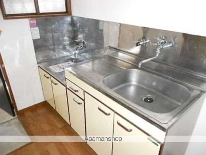東京都三鷹市上連雀4丁目の賃貸アパートのキッチン