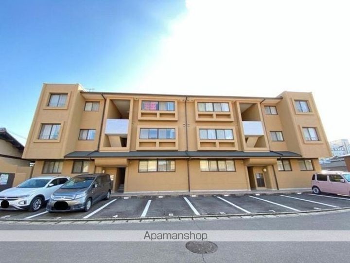 香川県高松市松縄町の賃貸マンションの外観