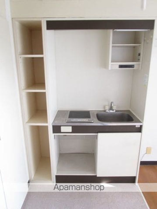 東京都中野区本町6丁目の賃貸マンションのキッチン