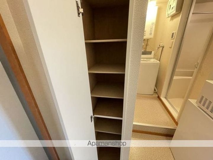 レオパレス道の内装