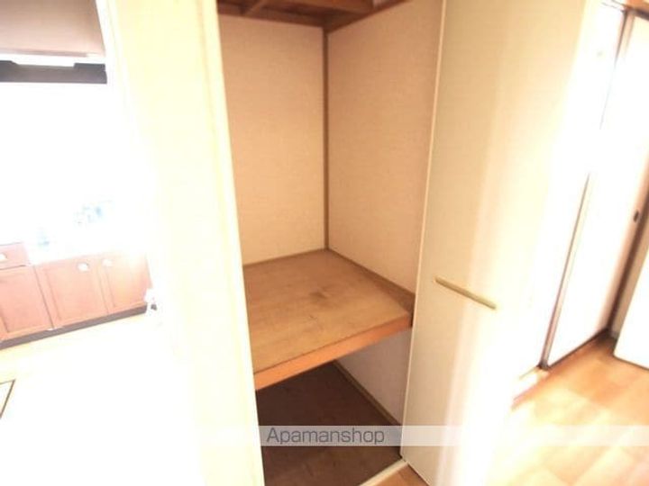 グラース関102の内装