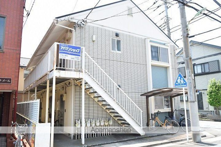 ロイヤルハイツ西青木103の外観