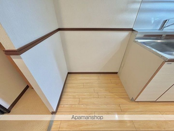 滋賀県蒲生郡日野町大字内池の賃貸マンションの内装