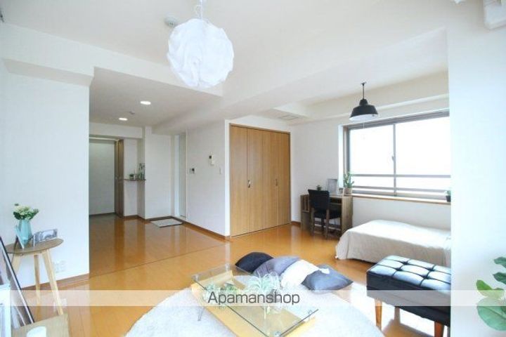 メトロフォートの居間