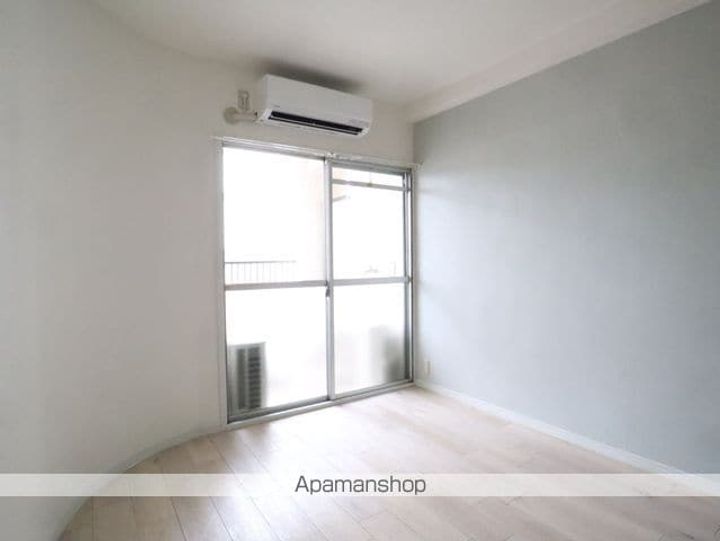 セントラル川名の内装