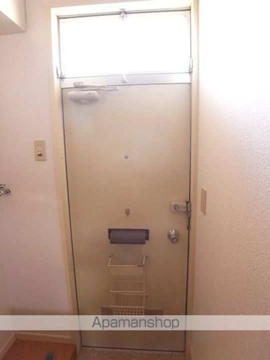 フラット程久保の玄関