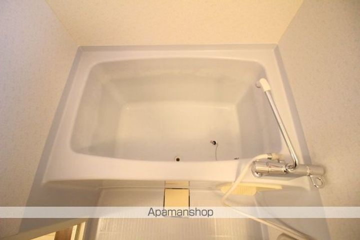 岡山県岡山市北区西辛川の賃貸アパートの内装