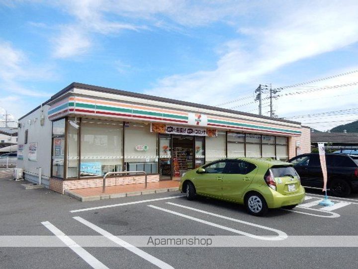 シュロスモリオの周辺