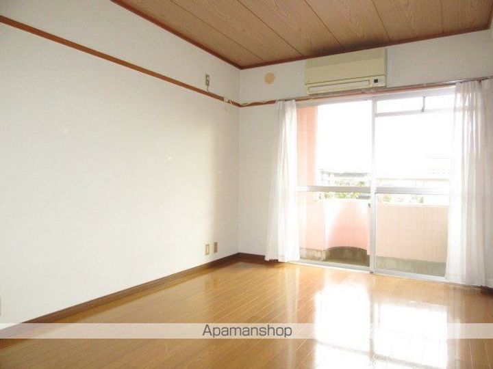 長野県長野市三輪9丁目の賃貸マンションの内装