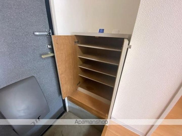 ロイヤルガーデン紙町の内装