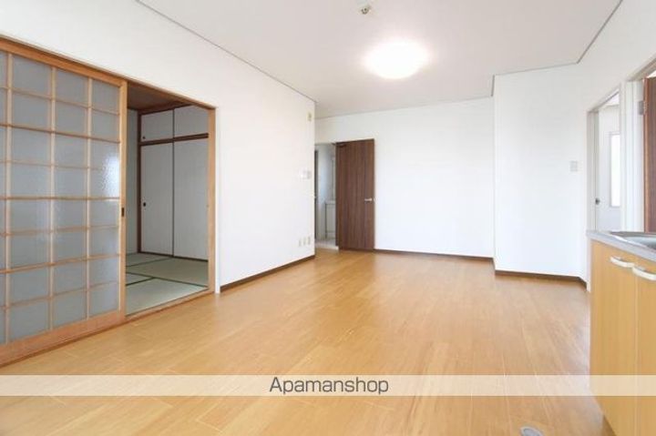 ライムコートフタバの居間