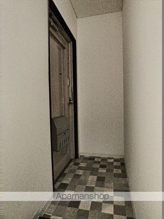 吉岡ビルⅡの玄関