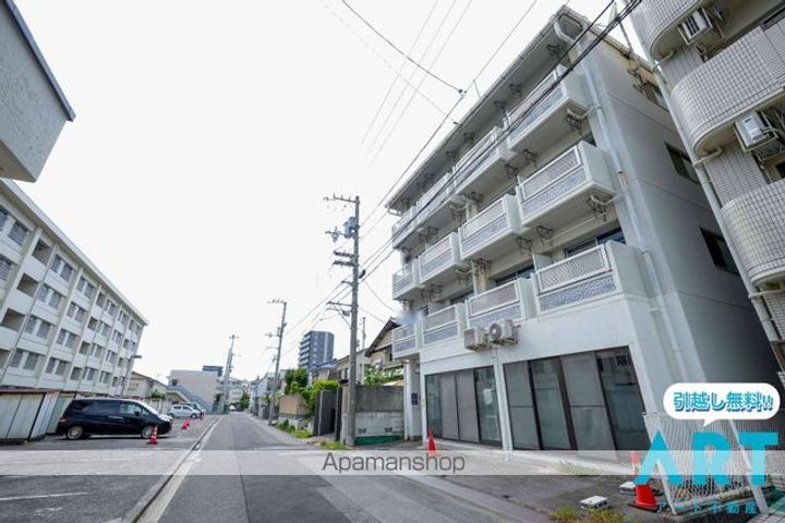 日正山越ハイツ1の外観