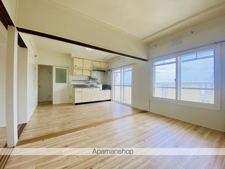 ビレッジハウス金堀1号棟406の居間