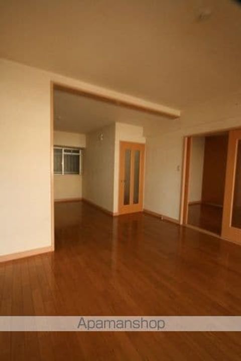 アドホック6(ADHOCBLD.)の内装