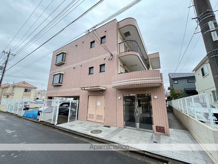 ファミーユ旭の外観