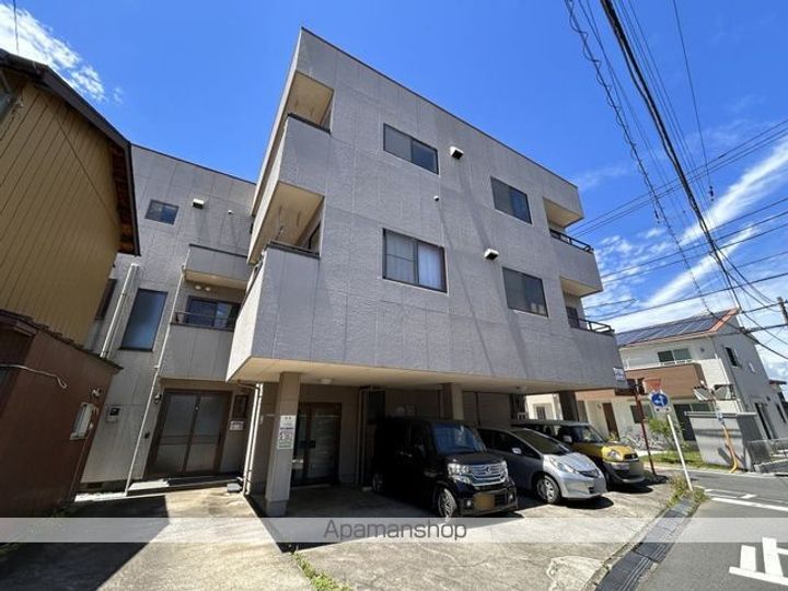 居山ビルの外観