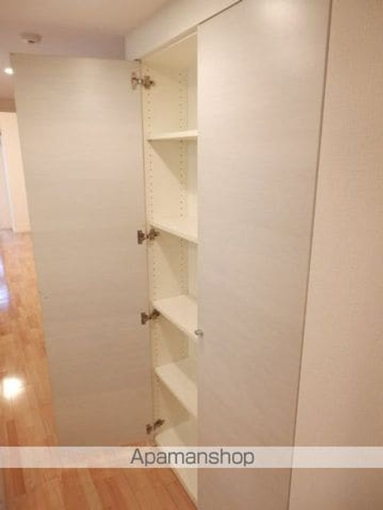 千葉県千葉市中央区新宿1丁目の賃貸マンションの内装