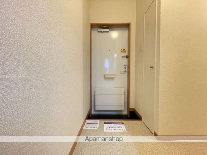 レオパレスセコ弐番館103の玄関