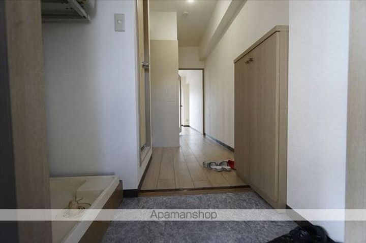 愛知県名古屋市東区泉2丁目の賃貸マンションの玄関