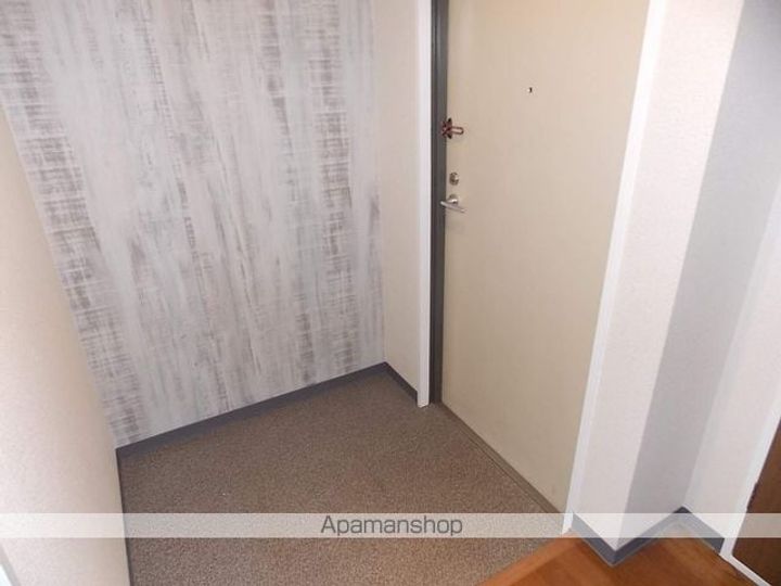 ル・フワイエ福本402の玄関