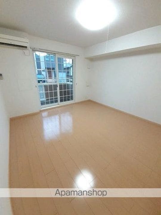 東京都青梅市野上町4丁目の賃貸アパートの居間