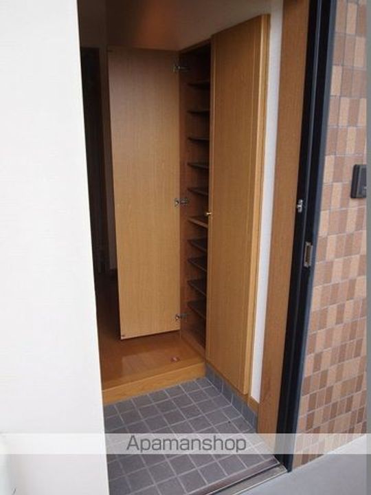 ガーデンハイム樗 1番館1-503の玄関