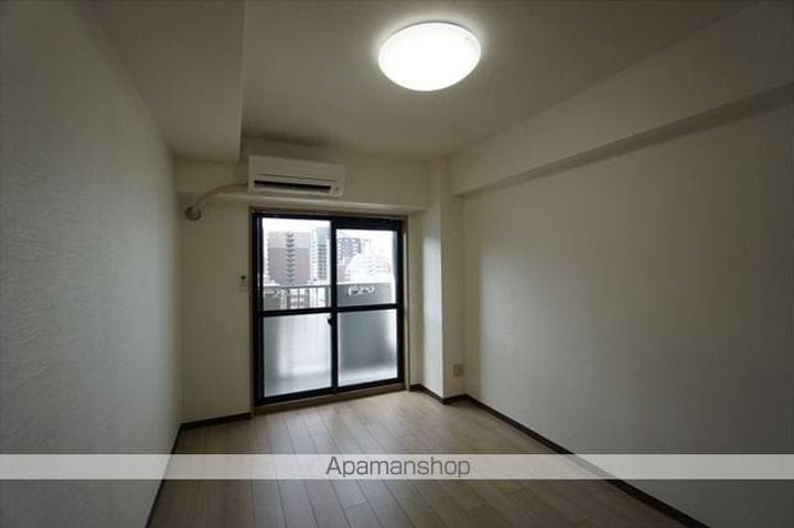 愛知県名古屋市東区泉2丁目の賃貸マンションの居間