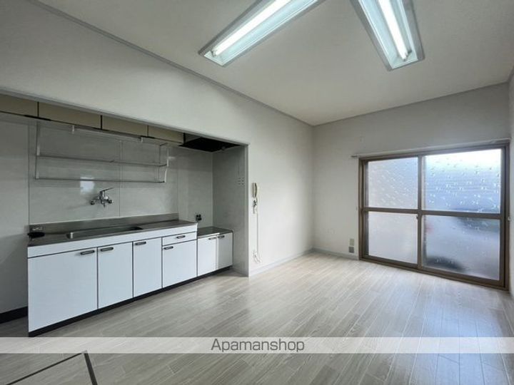 グリーンパークキャピタン8の居間