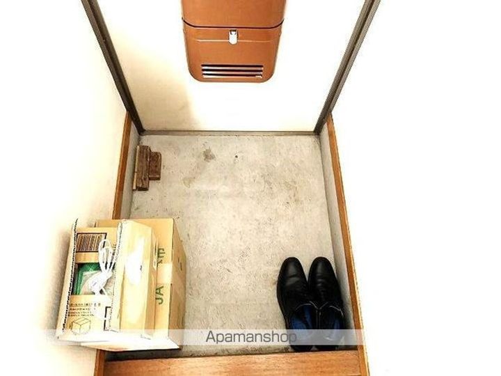 神奈川県鎌倉市大船2丁目の賃貸アパートの玄関