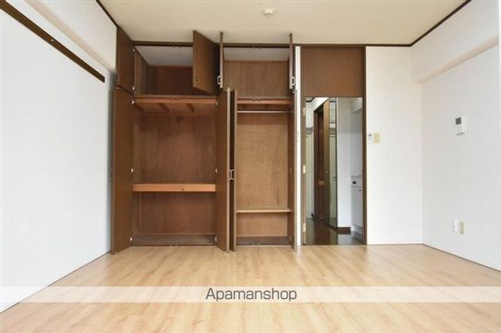 サルヴァトーレ曙406の居間