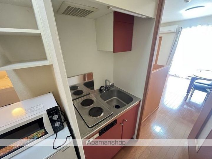 レオパレスタカネ.台のキッチン