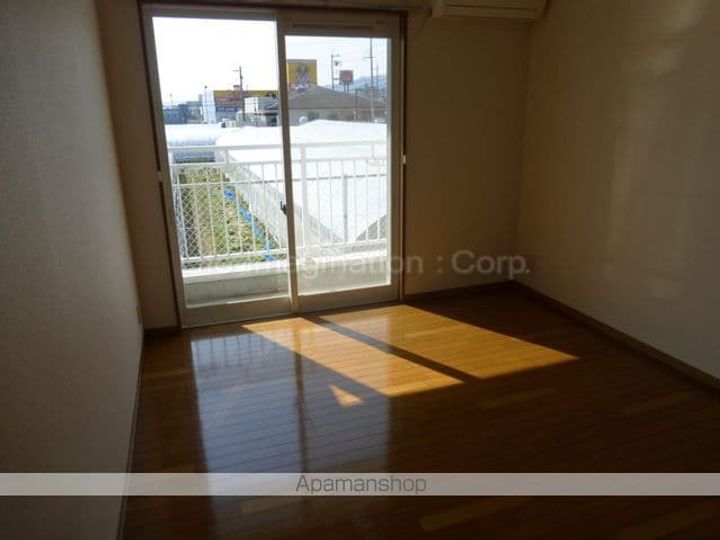 滋賀県大津市雄琴5丁目の賃貸アパートの居間