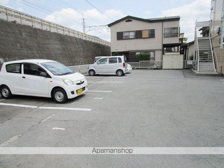 レオパレスラ・ポールのその他画像