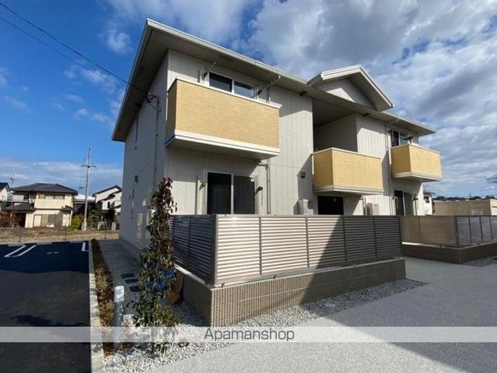 香川県高松市牟礼町大町の賃貸アパートの外観