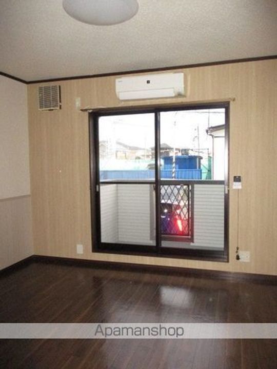 セゾンポルテニア101の居間