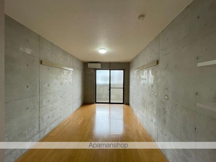 香川県高松市田村町の賃貸マンションの居間