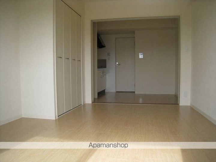 エンゼルプラザWEST1611の居間