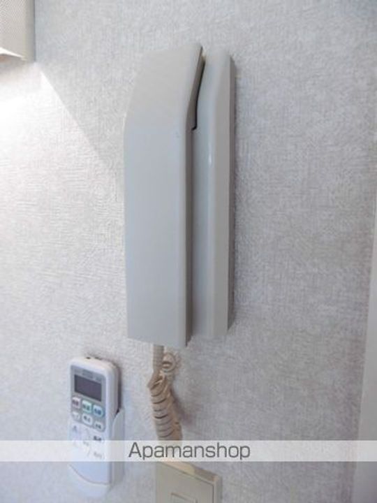 パレス緑ヶ丘103の玄関