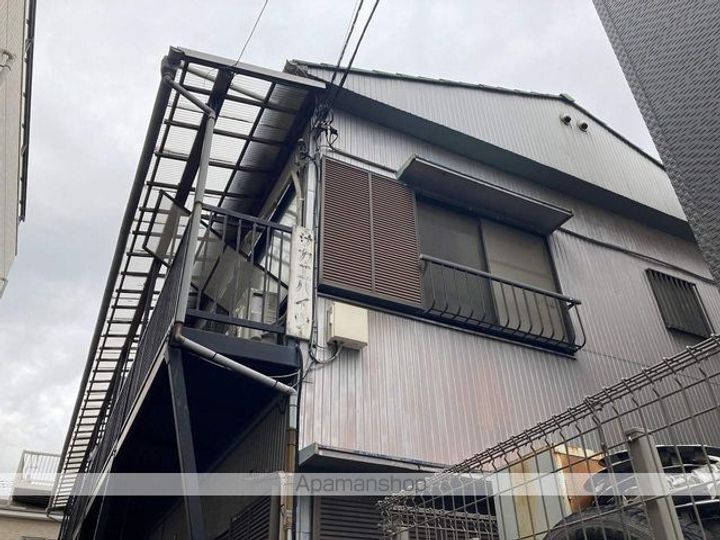 栄ハイツの外観