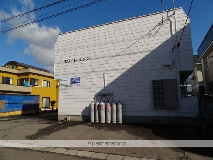 ホワイトメゾン101の外観