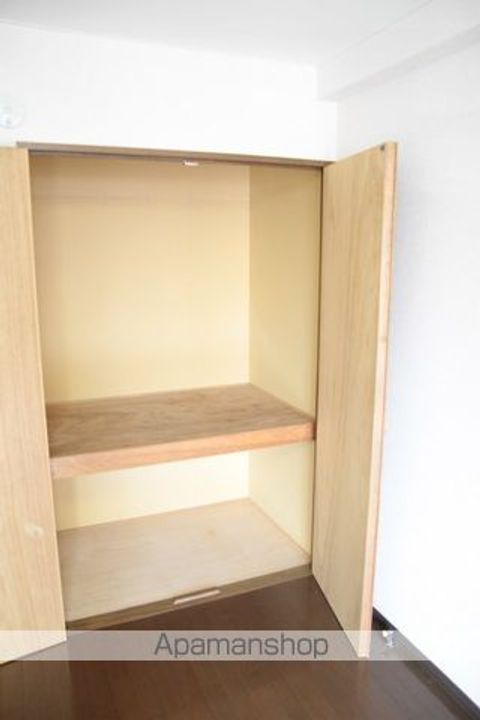 第5松波ビルの内装