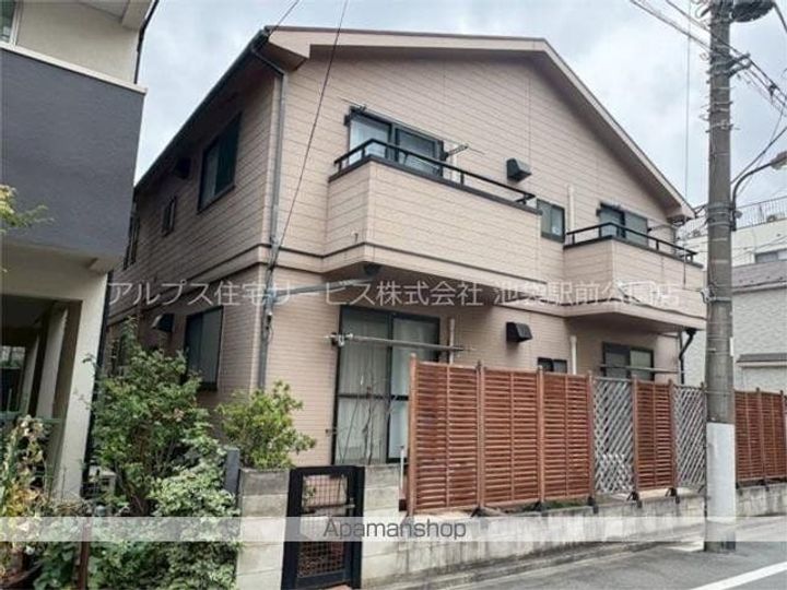 ハイツ秋風の外観