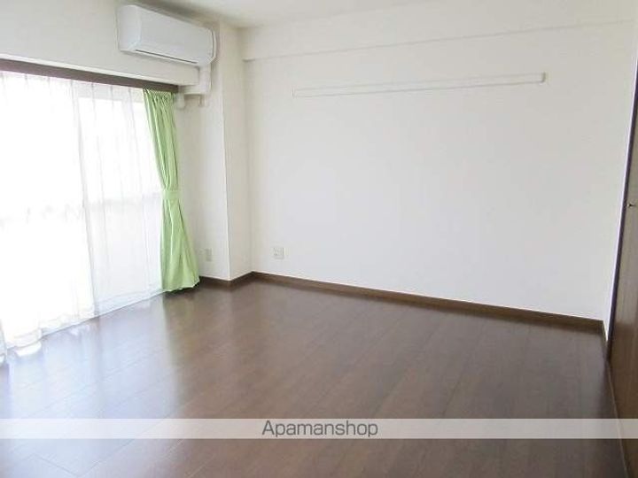 DIOマンション3Bの居間