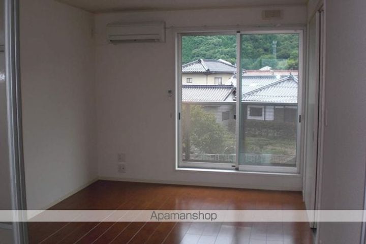 ルミエール貴船Bの居間