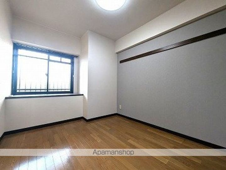 愛知県犬山市大字犬山字西古券の賃貸マンションの内装