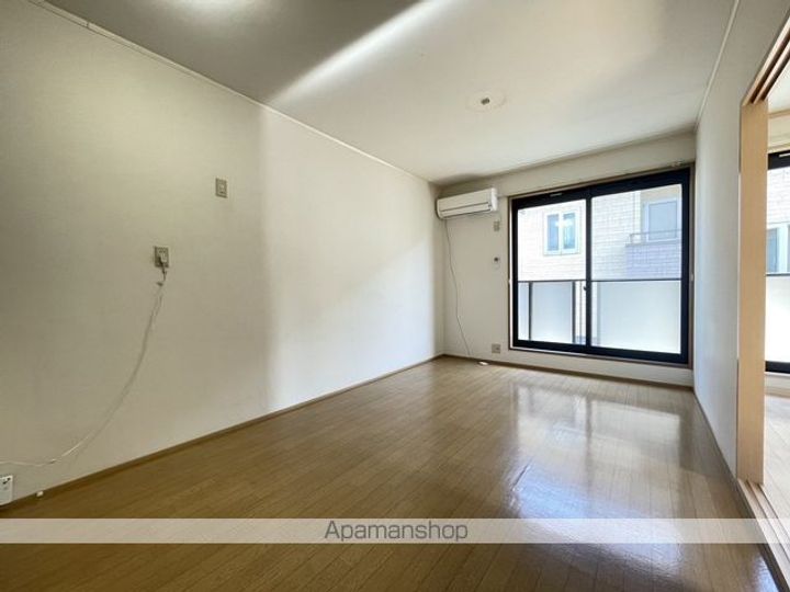 シティハイム今井の居間