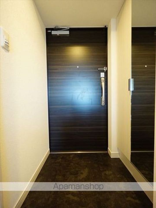 愛知県名古屋市中区新栄1丁目の賃貸マンションの玄関