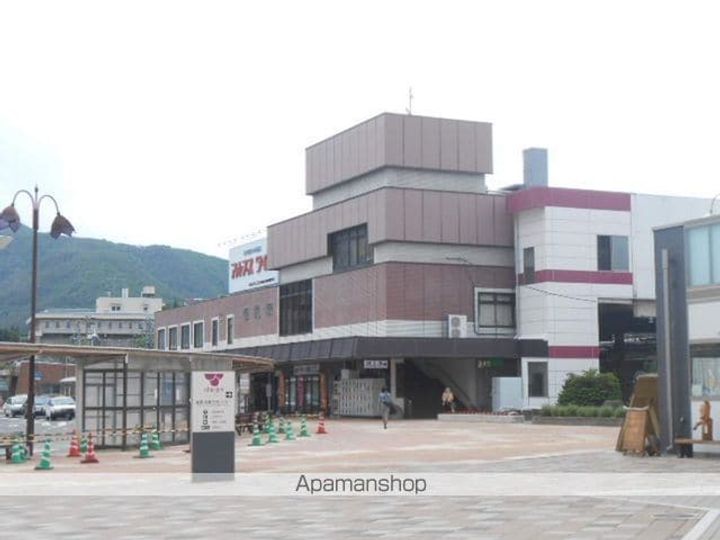 グレース塩の道402の周辺